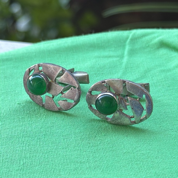 Vintage Silver and Jade Cufflinks - Picture 5 of 17